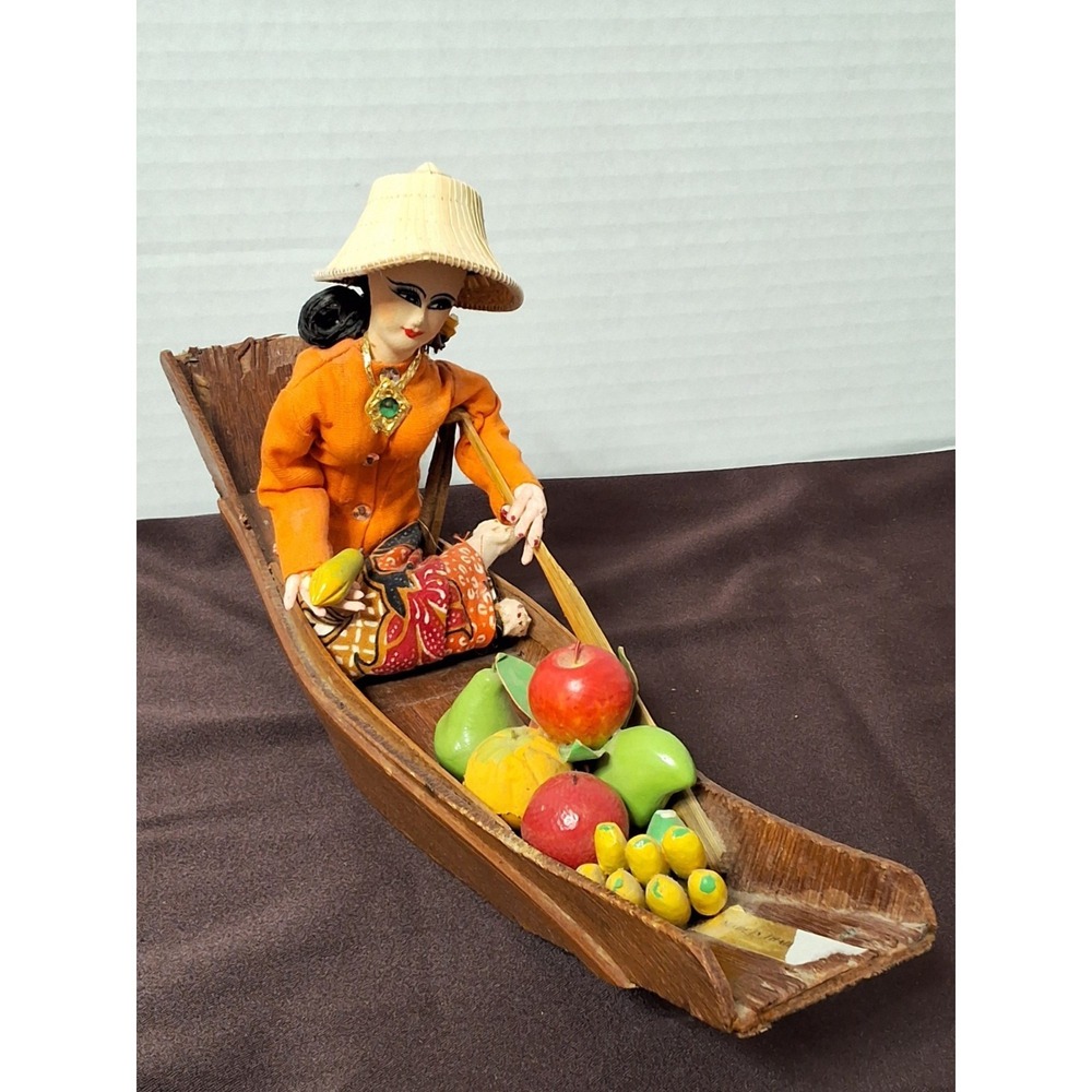 Vintage Thai Floating Market Souvenir. Hand Carved Wooden Boat 1970's 11" Long
